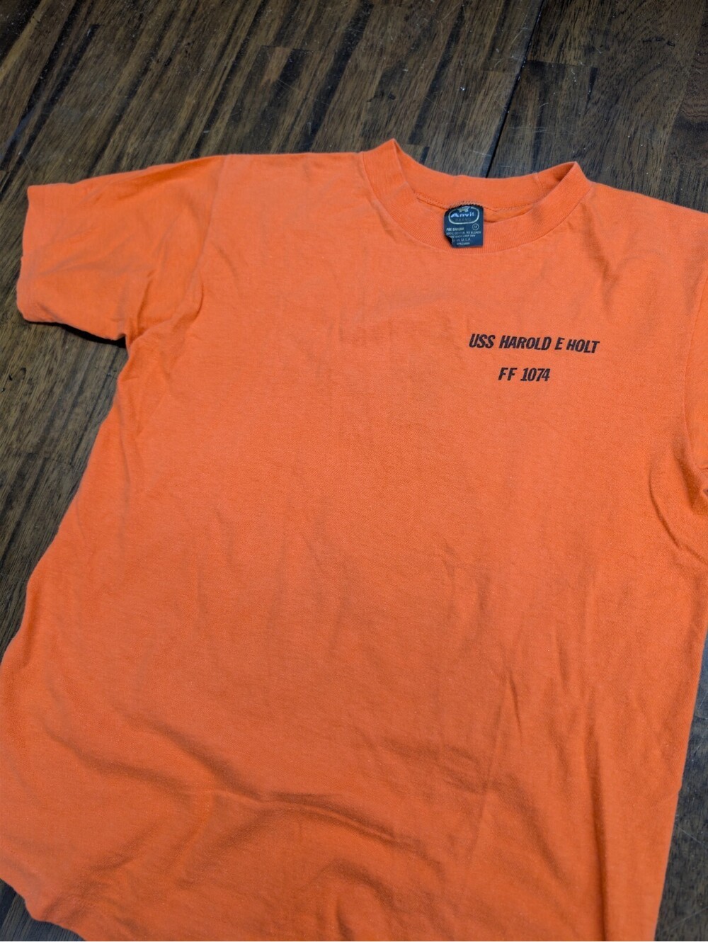 USS Harold E Holt FF 1074 Anvil T-Shirt M Orange Vintage USA